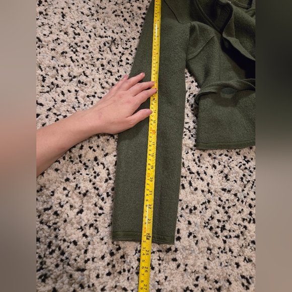 Tristan & Isuet. 100% Lanewool blazer. Forest green. Size Large - Picture 8 of 8